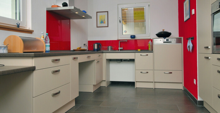 Barrierefreie Küchen sind Lebensqualität pur. Barrierefreie Küchen sind Lebensqualität pur.